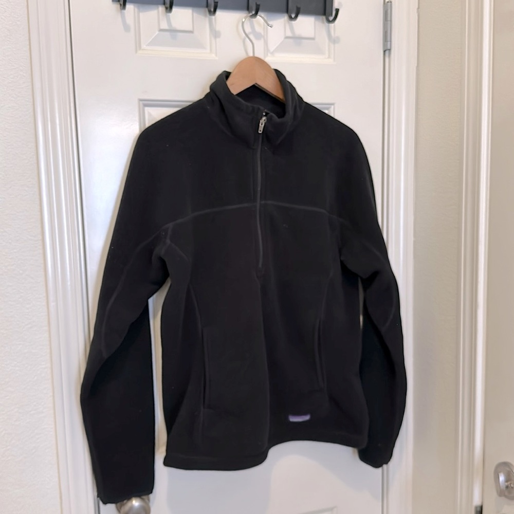 Patagonia black fleece 1/4 zip size large